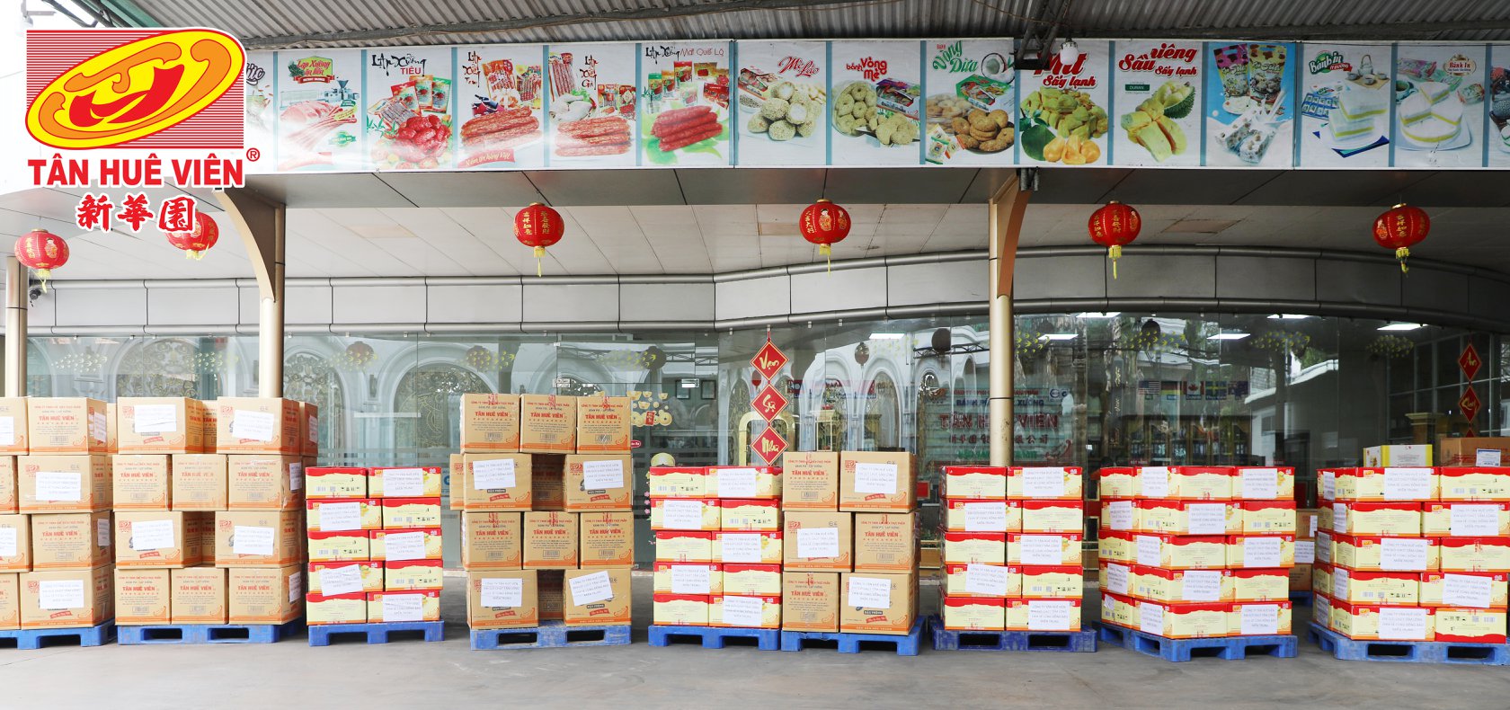 Tân Huê Viên gửi chút tấm lòng đến bà con miền Trung ruột thịt