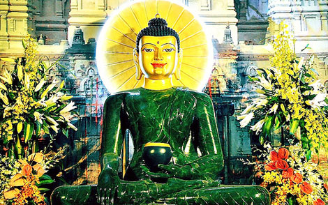 Tượng Phật ngọc hòa bình thế giới được cung nghinh triển lãm tại Sóc Trăng